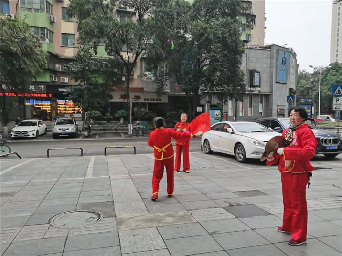 四川中青旅綿陽(yáng)分社、綿陽(yáng)市中旅假日旅行社、綿陽(yáng)自來(lái)文化傳播有限公司24H自助售貨服務(wù)盛大開(kāi)業(yè)