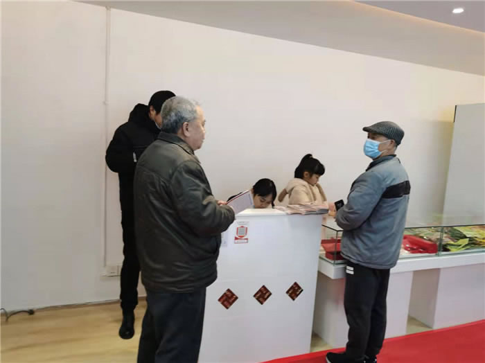 四川中青旅綿陽(yáng)分社、綿陽(yáng)市中旅假日旅行社、綿陽(yáng)自來(lái)文化傳播有限公司24H自助售貨服務(wù)盛大開(kāi)業(yè)